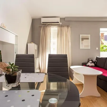Apartman Den,rovinj Oaza U Centru Grada I Besplatnim Parkingom * ロヴィニ