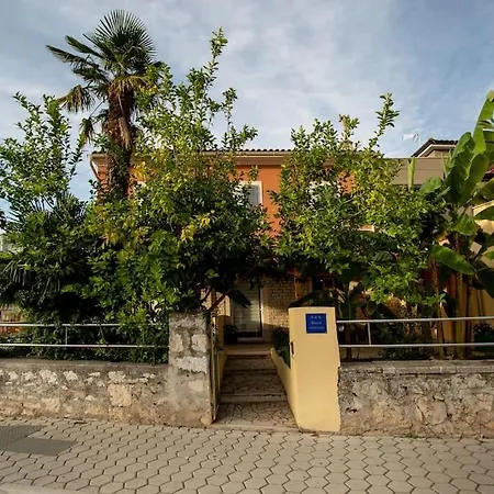 アパート Apartman Den,rovinj Oaza U Centru Grada I Besplatnim Parkingom ロヴィニ